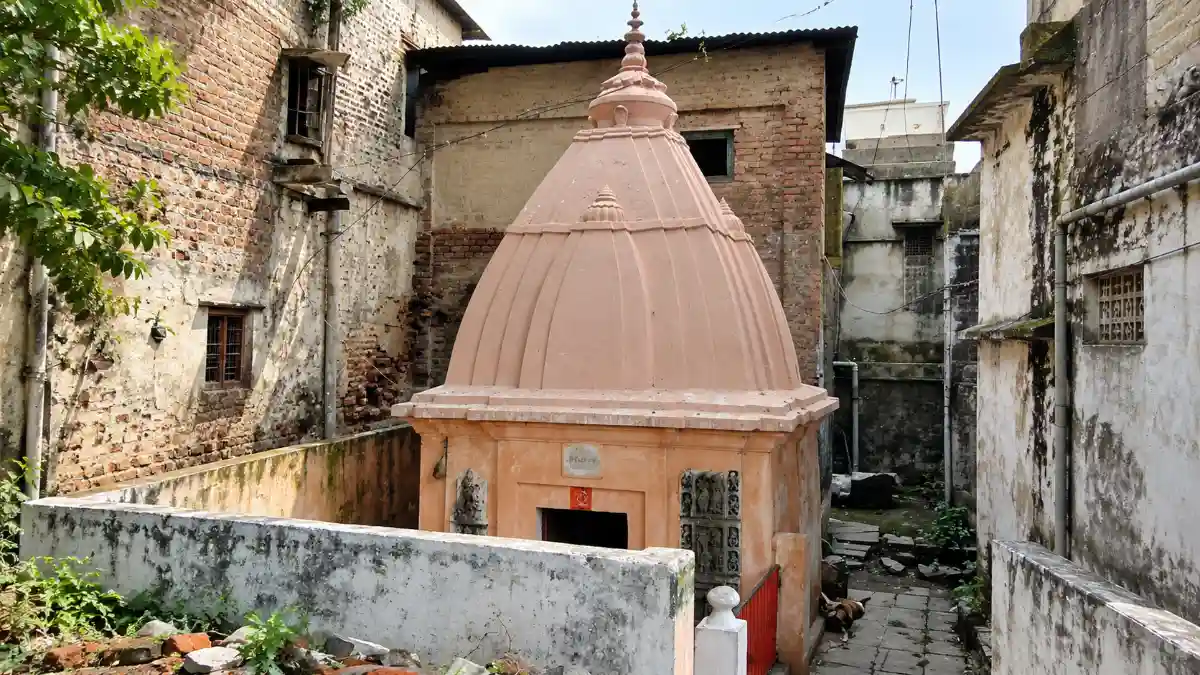 Shiva linga of Kalakaleshwar Mahadev, Modi ki Gali, Patni Bazar, Ujjain