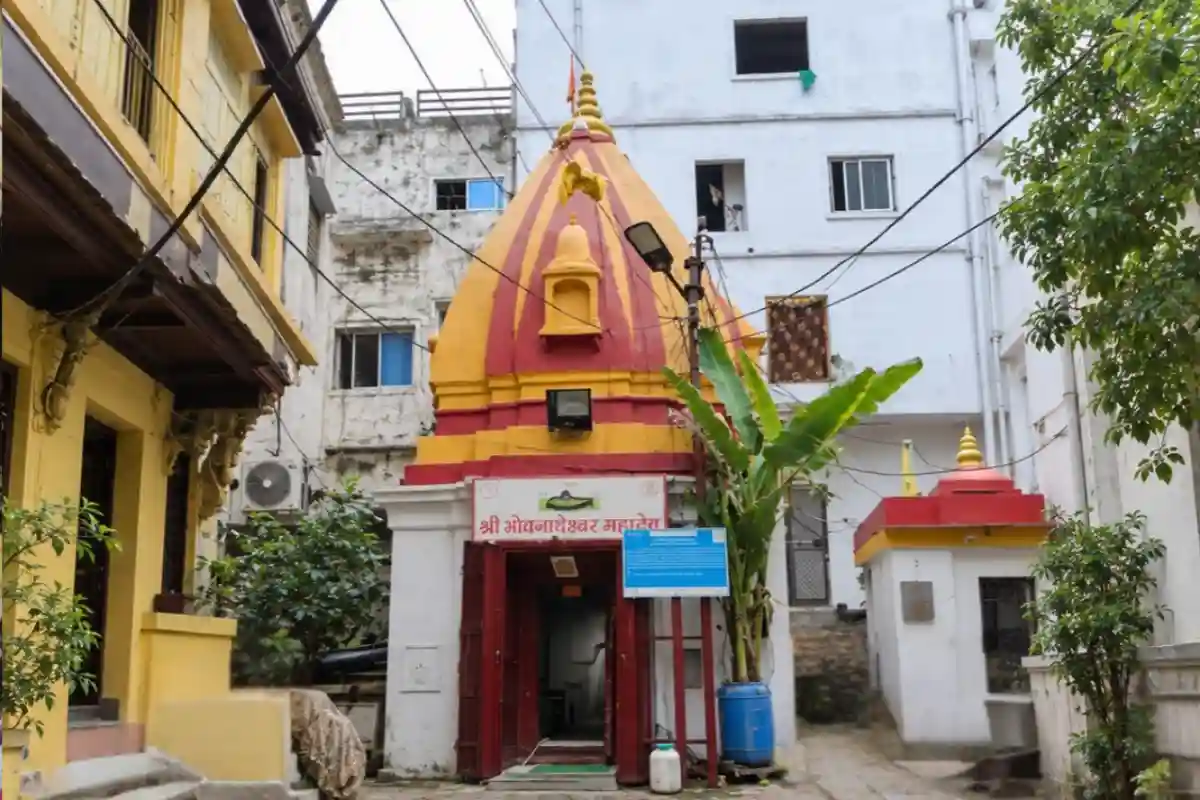 Shiva linga of Meghanadeshwar Mahadev, Chhota Sarafa, Ujjain