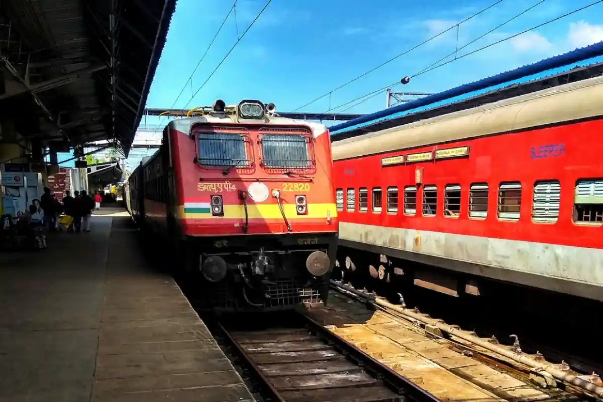 Train carrying pilgrims to Ujjain Kumbh at Shipra