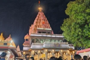 Pilgrims queuing for darshan at Mahakaleshwar Temple Ujjain